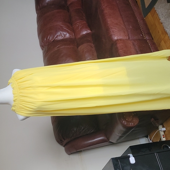 Dress - Picture 10 of 11